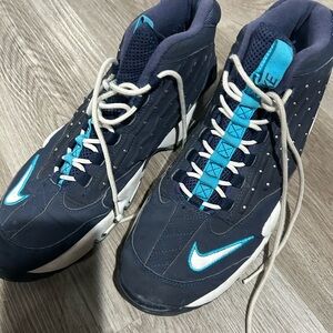 Nike Men's Navy and Teal Athletic Shoes